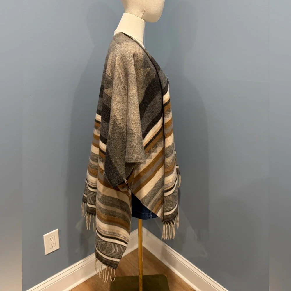 Vince Camuto Striped Ruana Wrap Shawl Fringe Open Front Gray Neutral